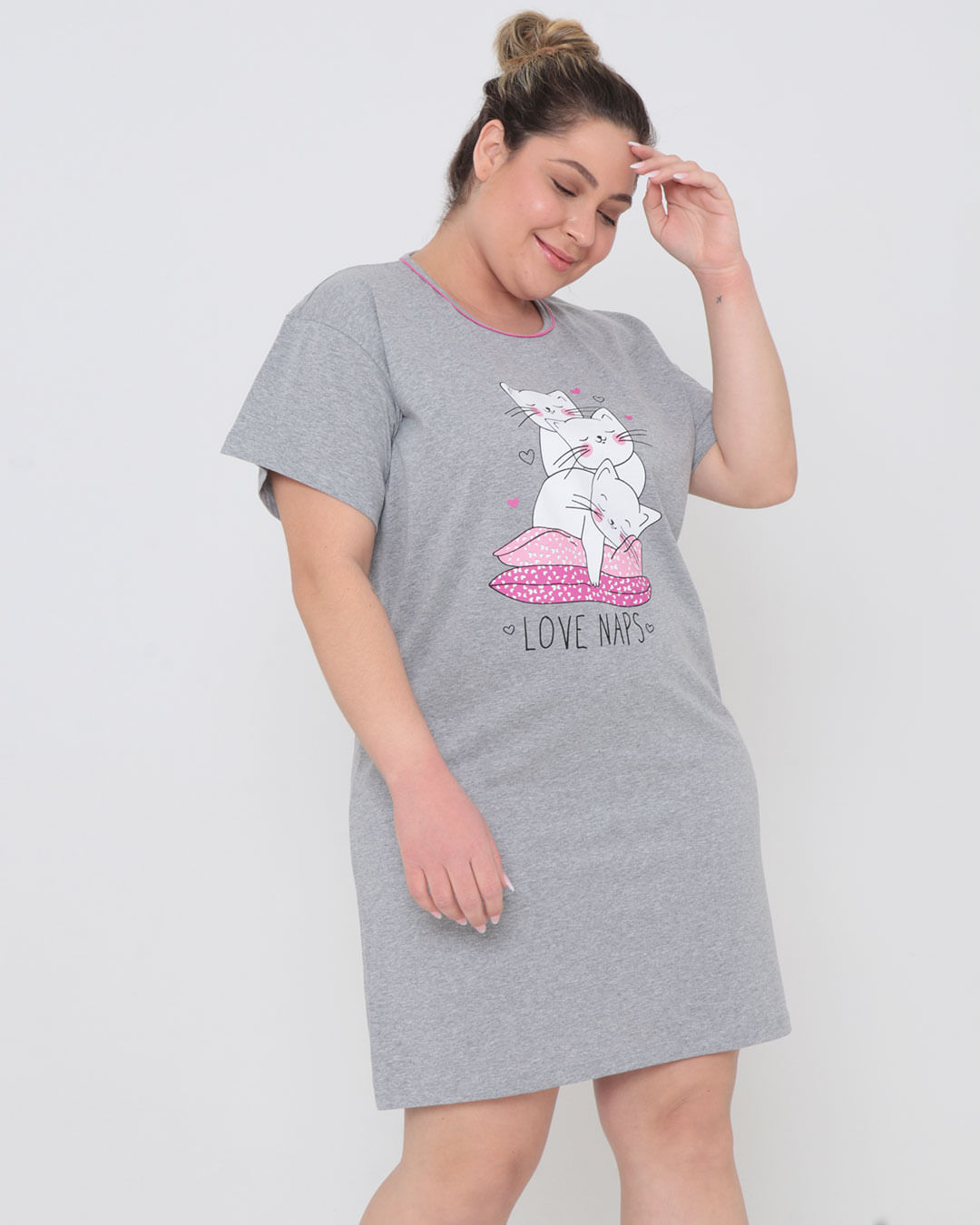 Camisola Plus Size Estampa Gatos Cinza Claro