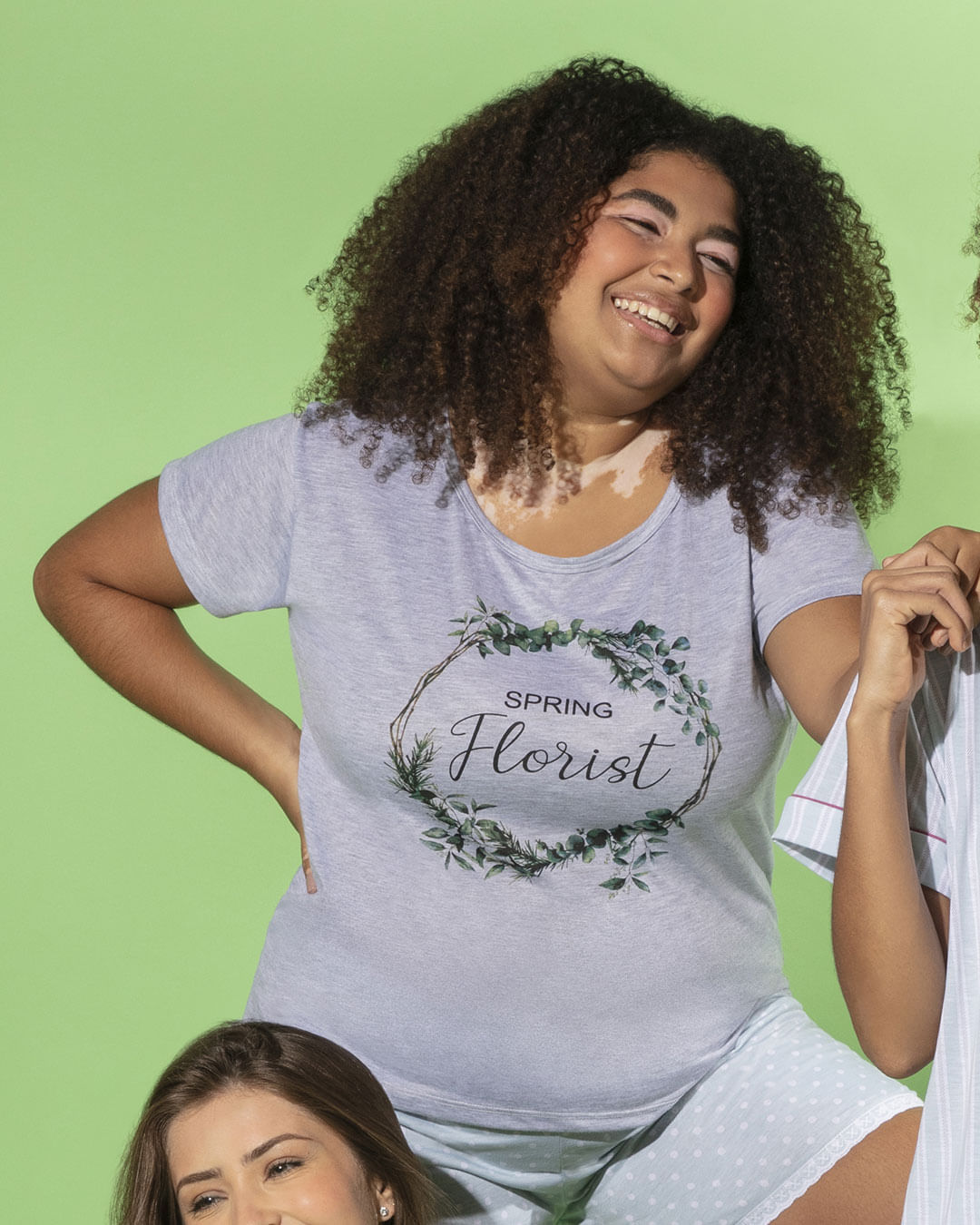 Pijama Feminino Plus Size Estampa Poá Curto Mescla Cinza