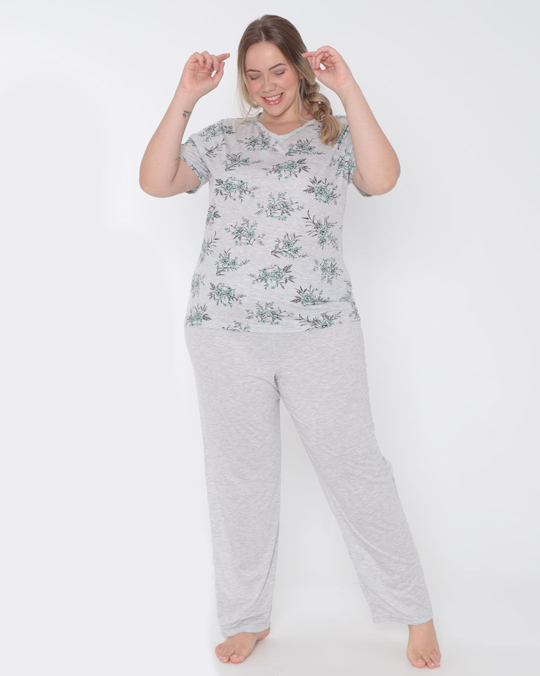 Pijama Feminino Plus Size Longo Decote V Floral  Cinza Claro