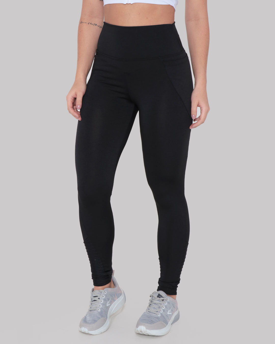 Calça Legging Fitness Cós Alto Bolso Lisa Preta