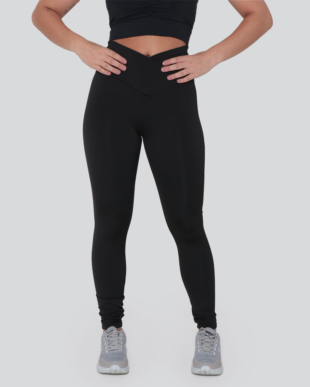 Calça Legging Fitness Lisa Cós Transpassado Preta