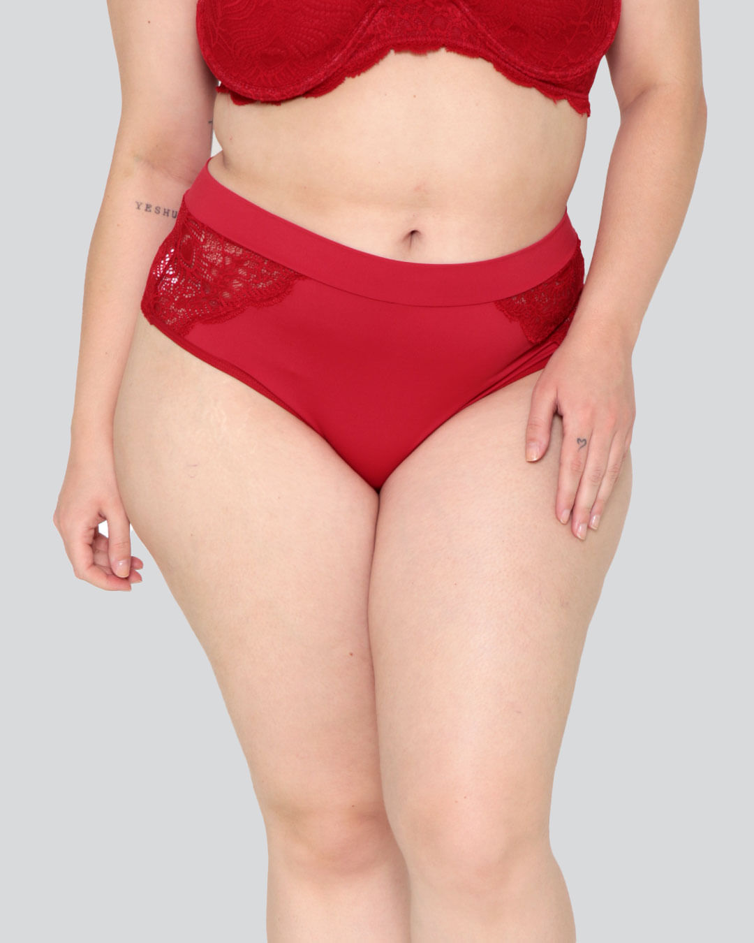 Calcinha Plus Size Fio Recorte Renda Vermelha