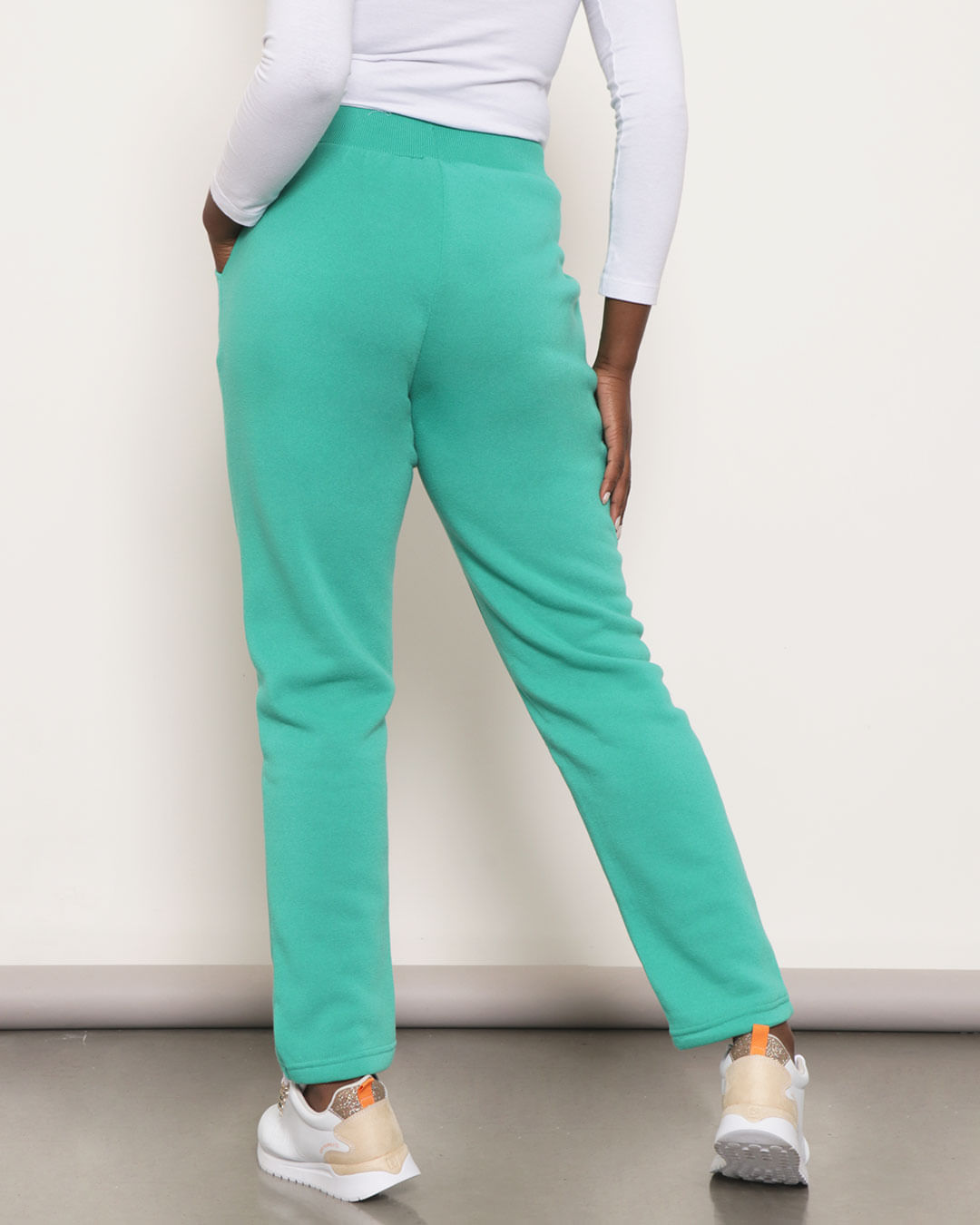 Calça cintura alta com bolsos - Calça reta Jenara cintura alta poliéster  verde - FLARE