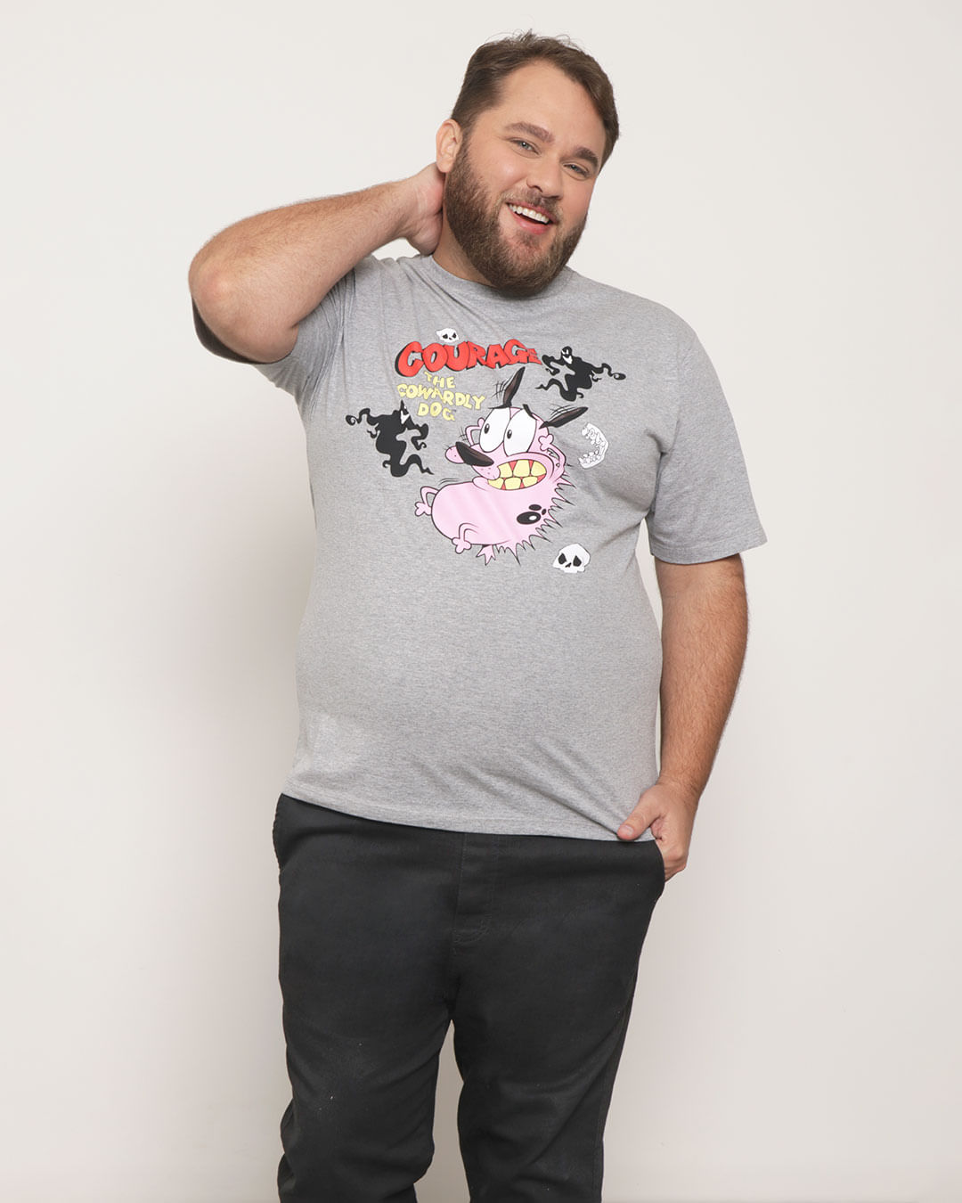 Camiseta Plus Size Masculina Manga Curta Coragem, o Cão Covarde Cinza