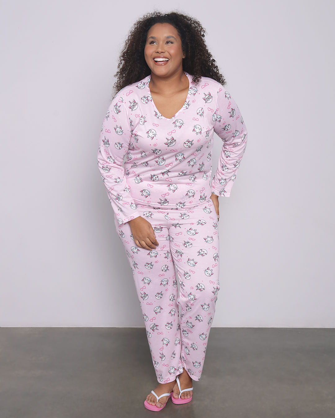 Pijama Plus Size Feminino Longo Estampa Gatinha Rosa