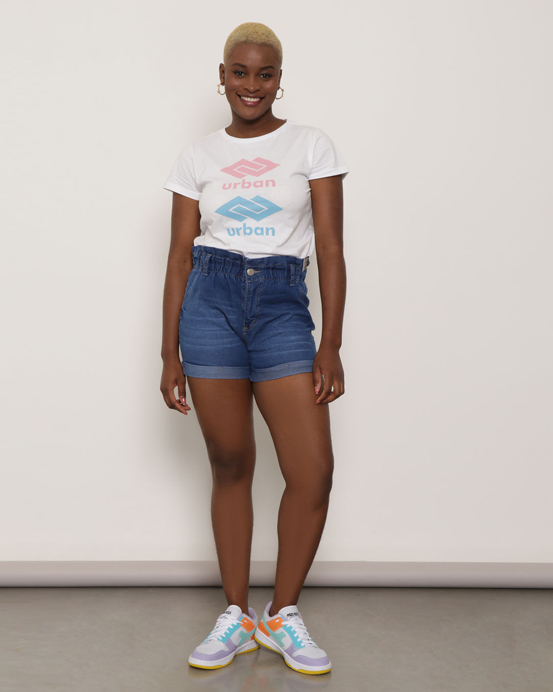 Jeans Feminino: Calças, Shorts e Saias