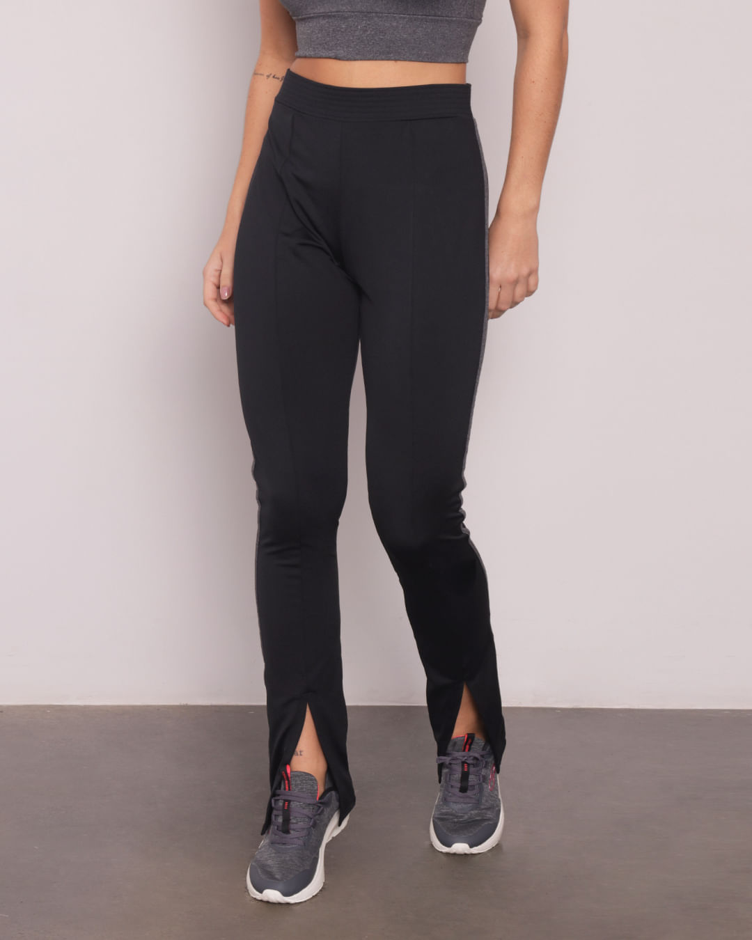 Calça Legging Feminina Com Fenda Fitness Fitter Preta