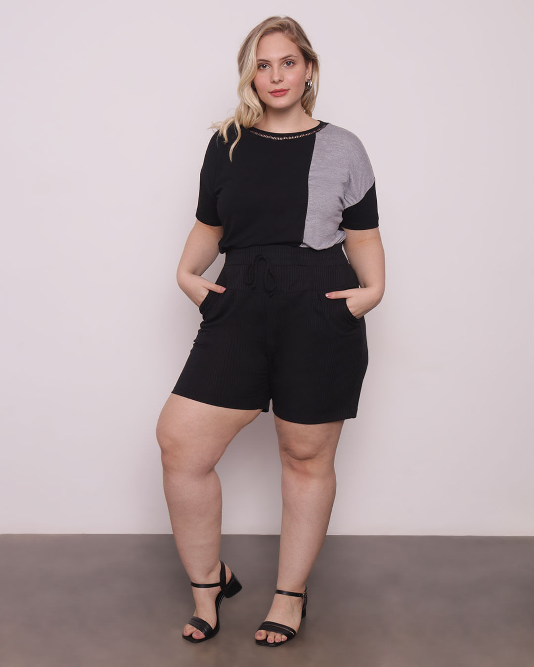 Conjunto Plus Size Bicolor Blusa e Calça Preto