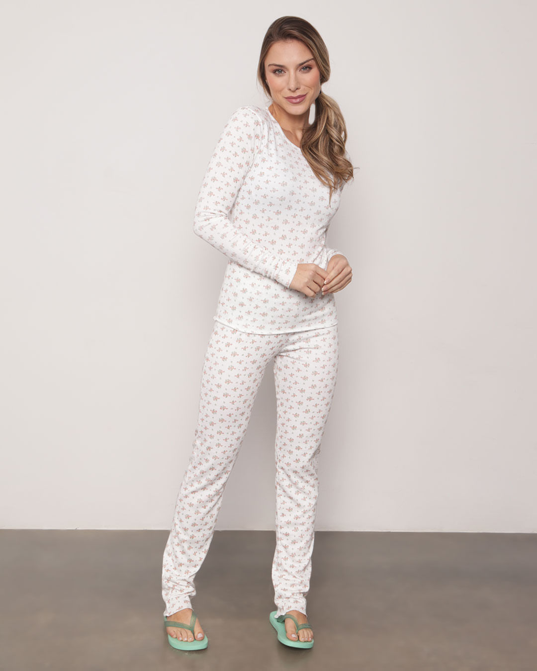 Pijama Feminino Longo Estampa Floral Off White
