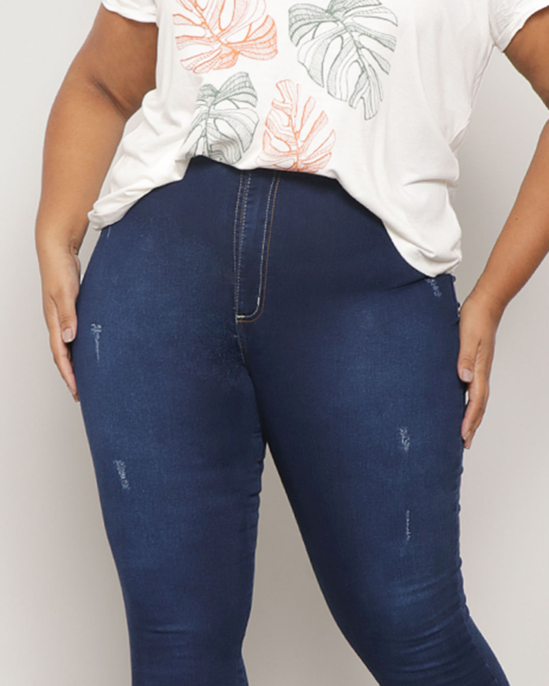 Calça Flare Jeans Marmorizada com Barra Desfiada Curve & Plus Size Azul