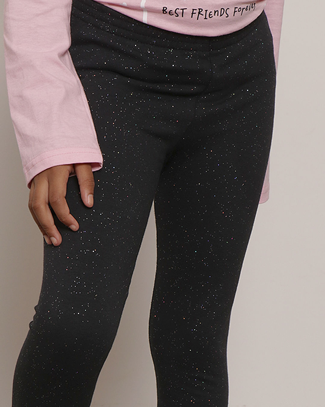 calça legging infantil com glitter preta - C&A