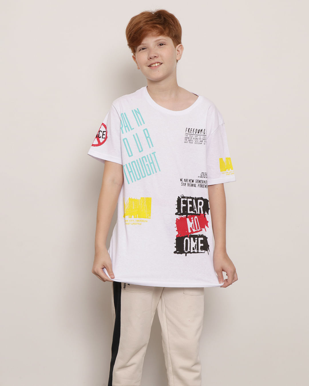Camiseta Juvenil Manga Curta Estampa Freedom e Peace Branca