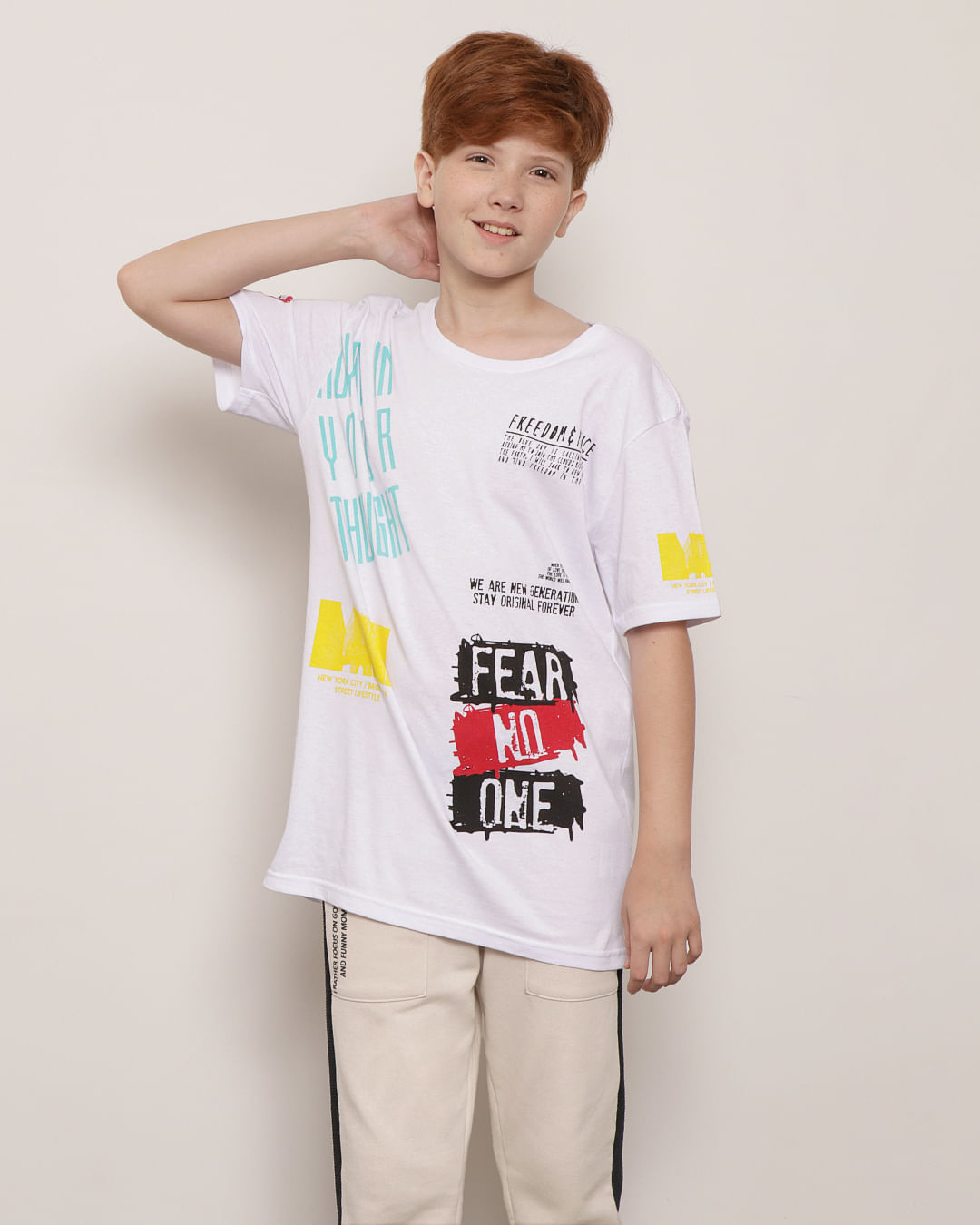 Camiseta Juvenil Manga Curta Estampa Freedom e Peace Branca