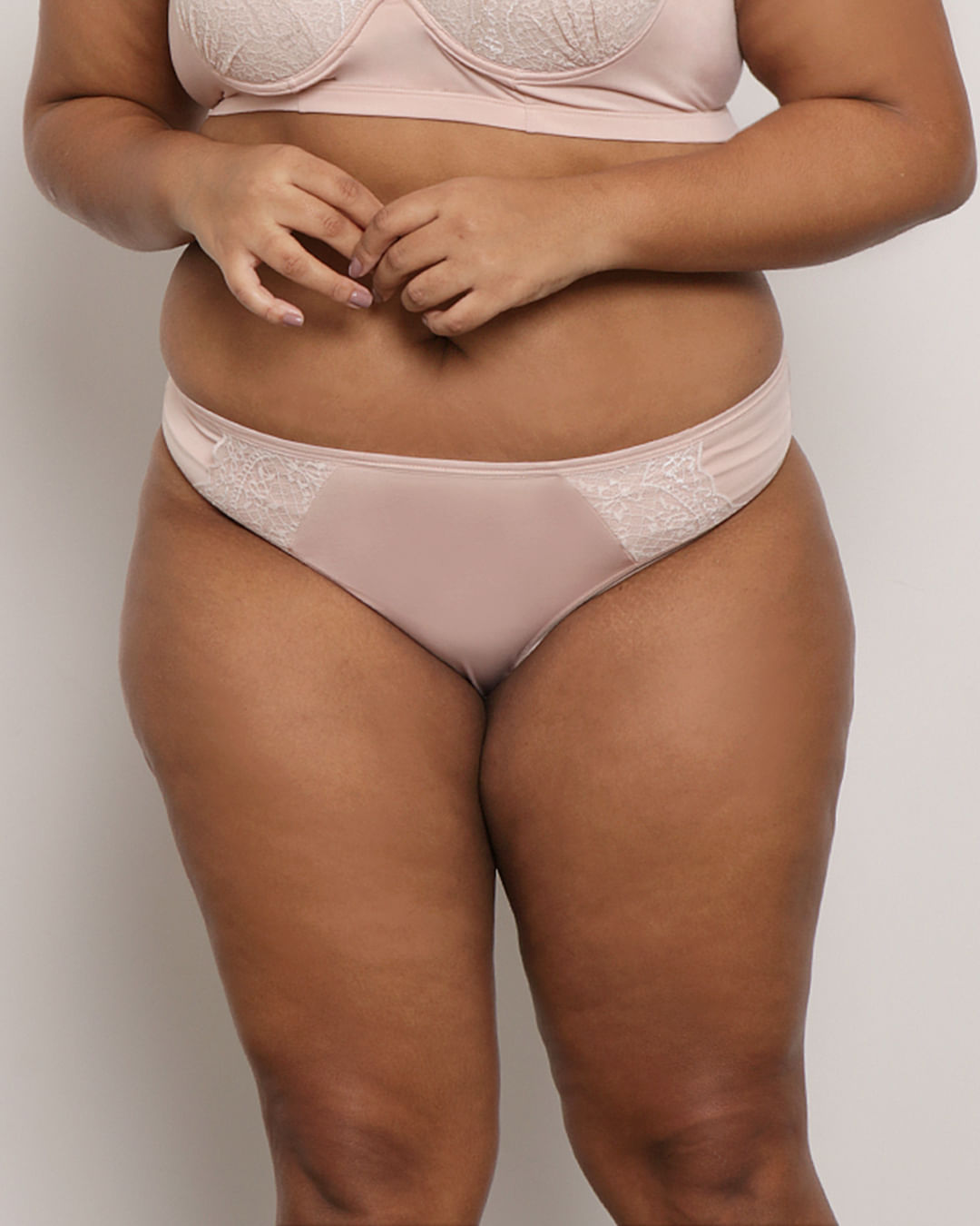 Calcinha Plus Size Feminina Biquíni Detalhe Em Renda Bege